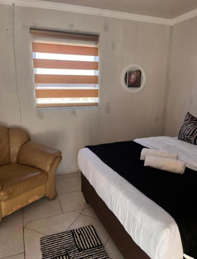 Bedroom 3, Begin Guesthouse, Gert Sibande
