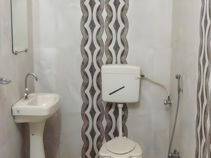 Bathroom, Hotel Gujarat Heritage, Ujjain