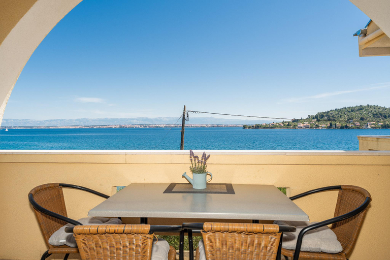 Food & Drinks, Apartment by the sea and with beautiful view, 2 bedrooms, 4 persons, Preko