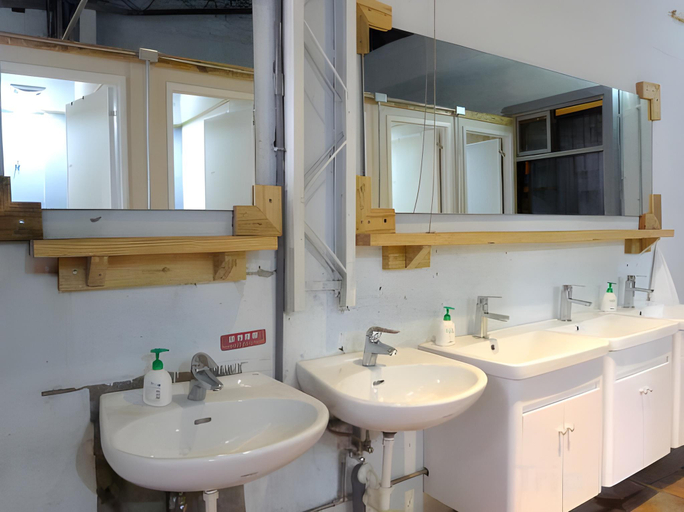 Bathroom 4, Fuqi Hostel - Yuanqi, Tainan