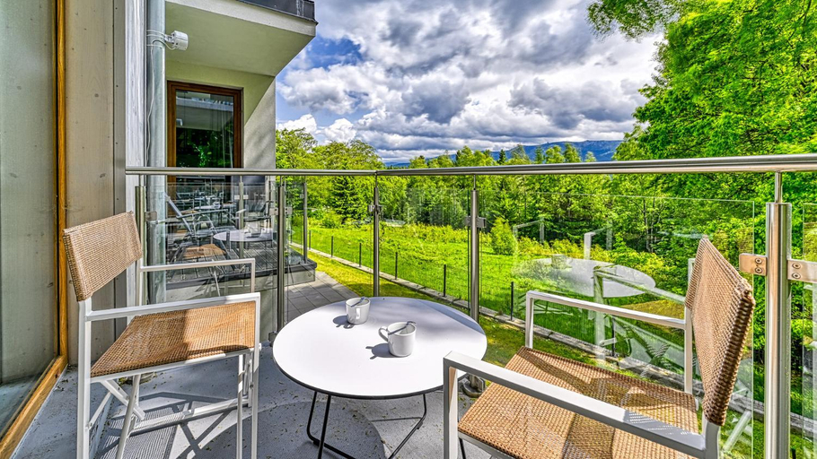 Others 2, Apartamenty ROYAL APARTS VIP Widok 800 - z panorama gor, Jelenia Góra