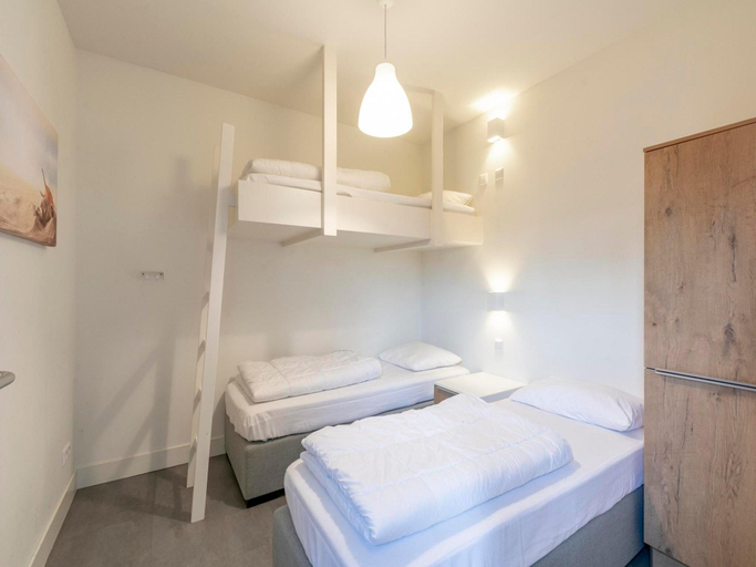 Bedroom 2, Bungalow near Dutch Beach and Bulb Fields, Zijpe