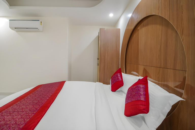 Bedroom 3, Hotel Sky View, Delhi