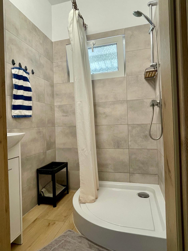 Bathroom 3, Oaza Pieczyska, Bydgoszcz