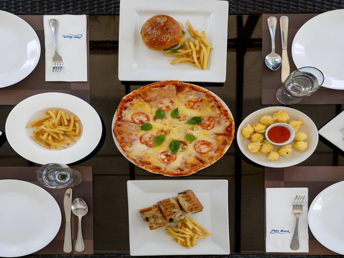 Food & Drinks 5, Palm Beach Resort, San Juan