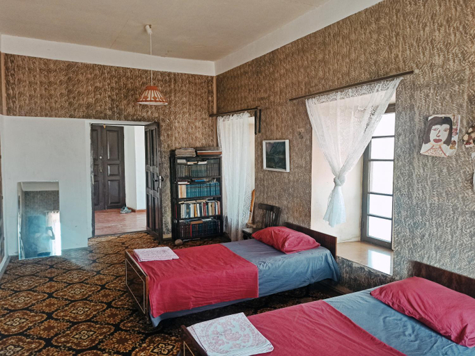 Others 3, Khachats Toun Heritage