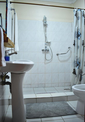 Bathroom, African Roots Gulu, Gulu
