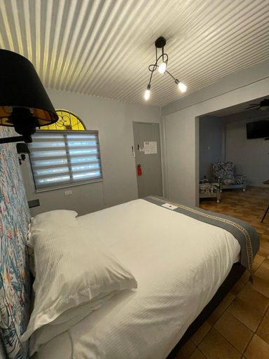 Bedroom 3, Sunbloom Beachfront Hotel and Restaurant, Candelaria