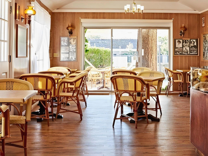 Food & Drinks 5, Parry Lodge, Kane