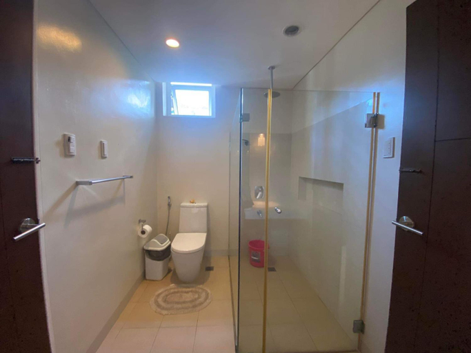 Bathroom 3, Miranda 311B 2br at Pico de Loro by Raquel's Place, Nasugbu