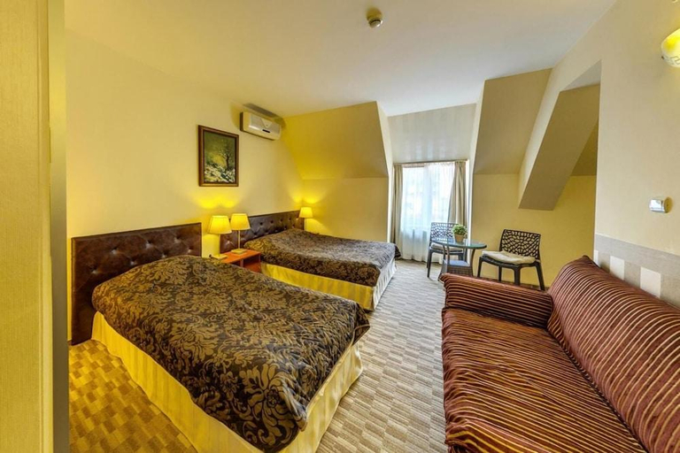 Others 5, Hotel Cheap, Stolichna