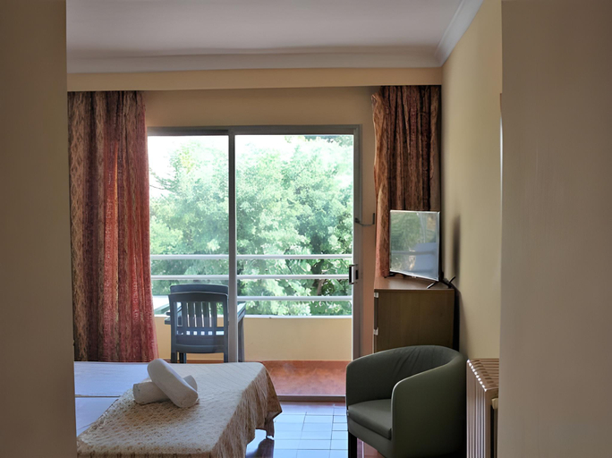 Others 5, BJ Bei Juan Hostal, Baleares