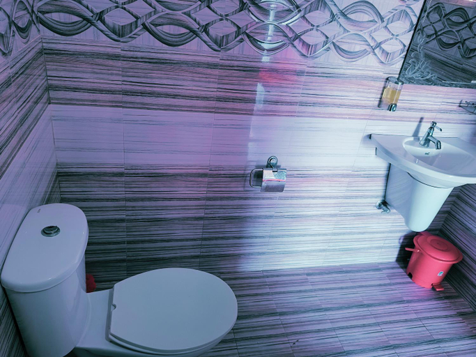 Bathroom 2, Thekkekara Tourist Home Vagamon, Idukki