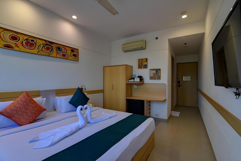 Bedroom 2, Mango Grove Hotel - Chandigarh, Chandigarh