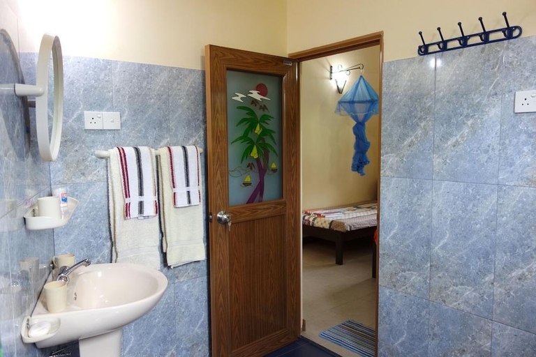 Bathroom 3, Manel Guesthouse, Galle Four Gravets