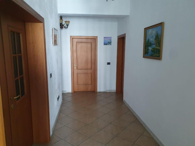 Others 4, Villa ITALIA, Durrësit