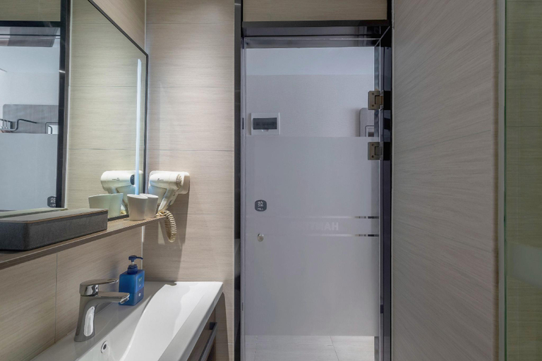 Bathroom 4, Hanting Hotel Tianjin Water Park, Tianjin
