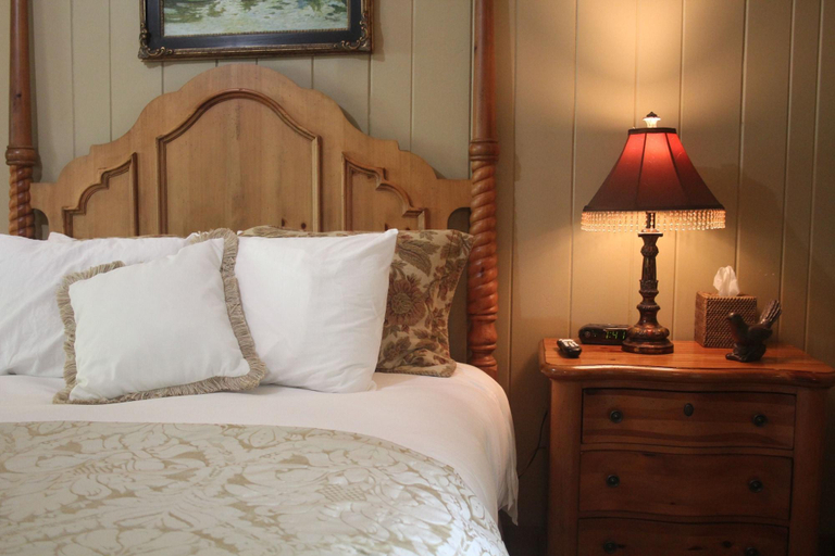 Bedroom 5, Village Inn - Blowing Rock, Watauga