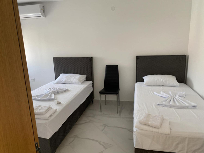 Bedroom 2, Villa E&E