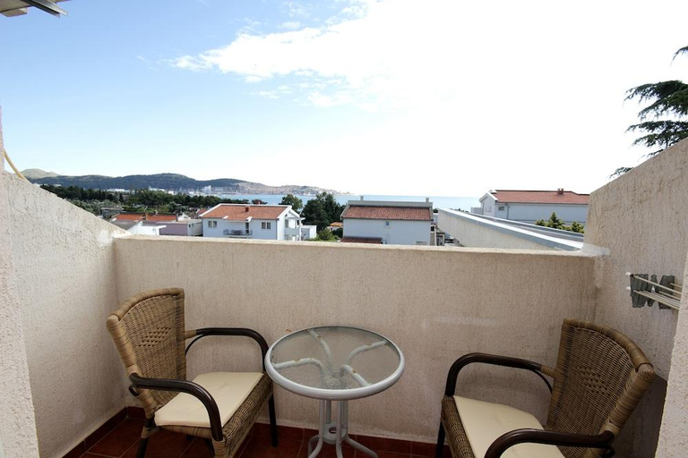 Others 4, Apartments Kojic