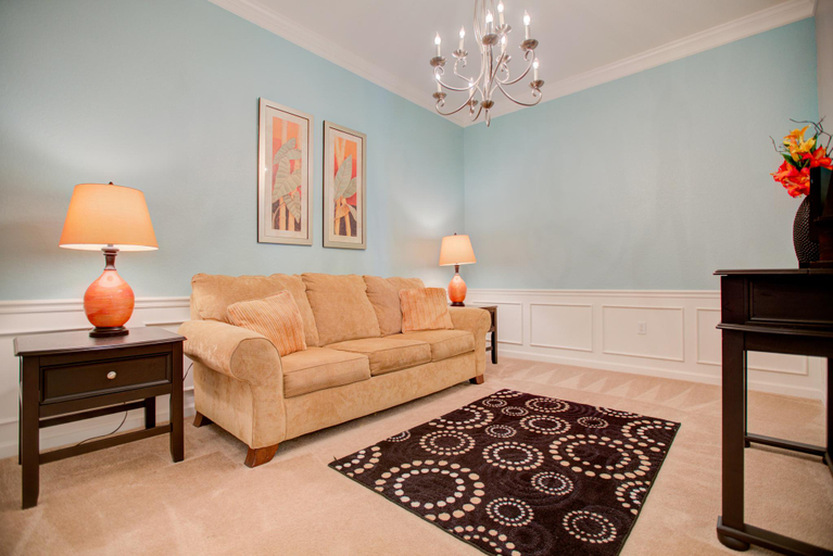 Others 4, Top-Floor Luxurious LAKEVIEW Condo!, Orange
