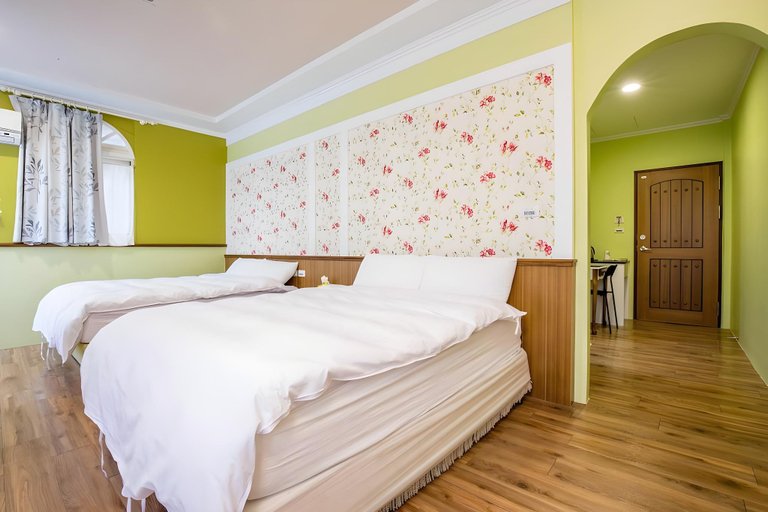 Bedroom 2, N. castle Hotel, Yilan