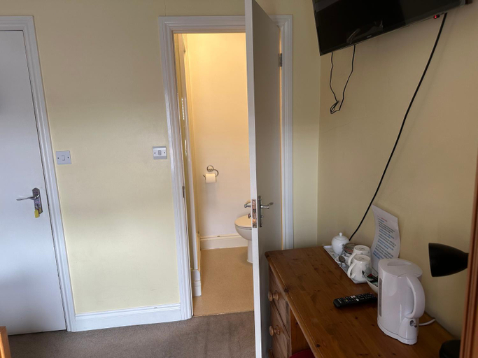 Bathroom, 287 Green Lanes, London