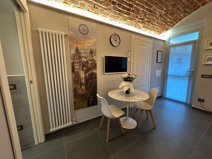 Facilities 3, S. Andrea, Vercelli