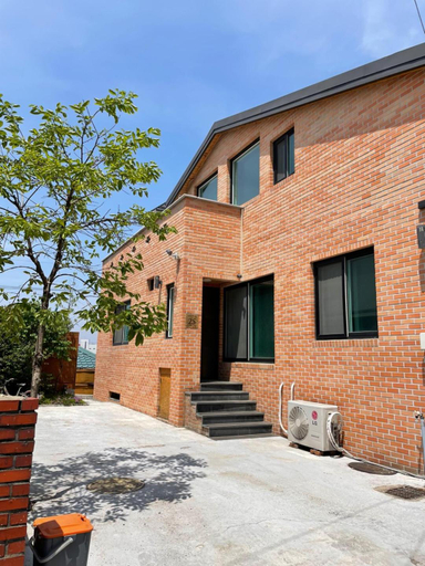 Others 5, Angel B&B, Gangseo