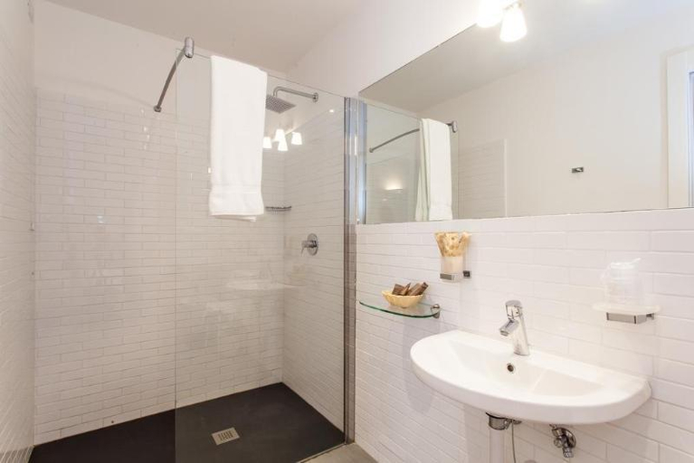 Bathroom 5, Hotel San Michele, Savona