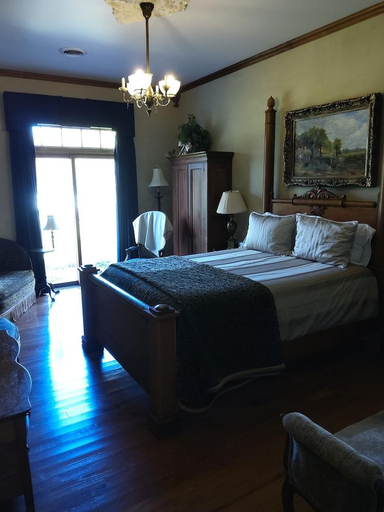Bedroom 2, Inntiquity, A Country Inn, Cass