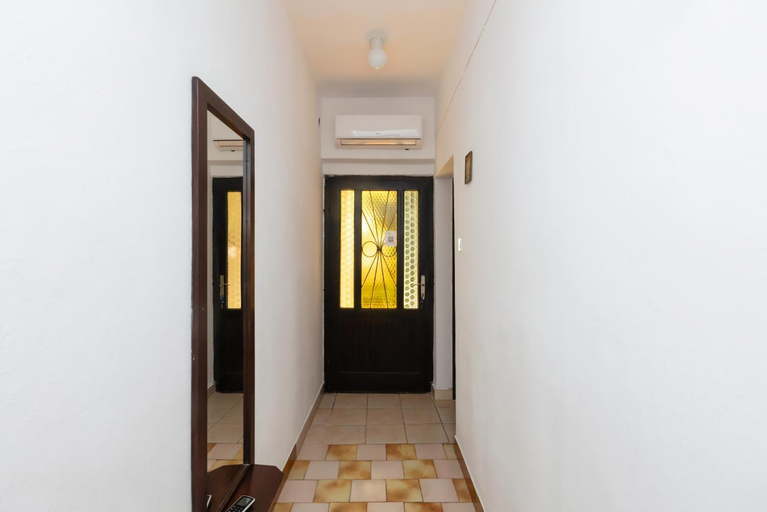 Others 3, Guest house Mira, Pirovac