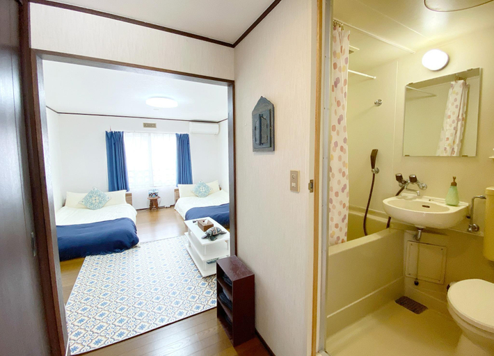 Bathroom 3, Flat Peace Chair House, Onna