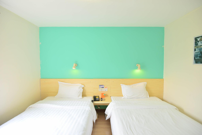 Bedroom 3, 7 Days Inn Dongguan Dongcheng Metro Station Yonghuating, Dongguan