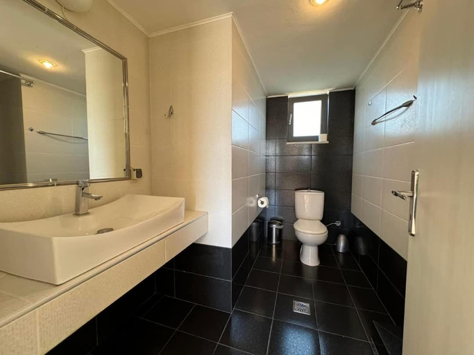 Bathroom, Elena Bungalows, Peloponnese