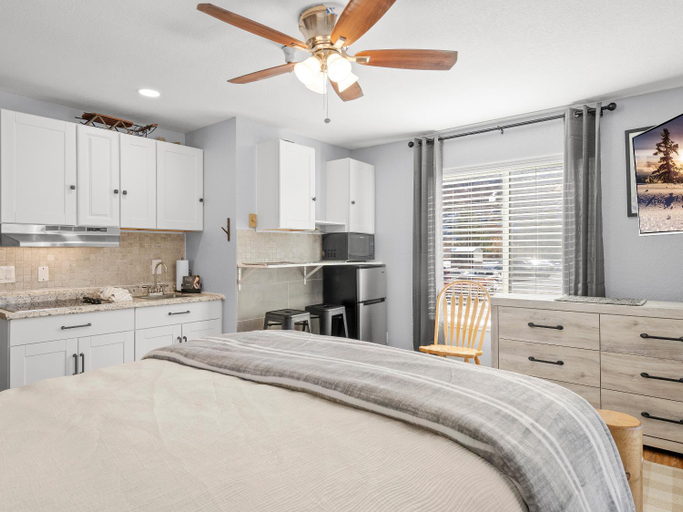 Bedroom 3, Carriage House Condominiums by All Seasons Resort Lodging , Summit