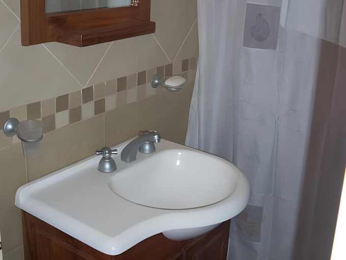 Bathroom 3, Los Platanos cabanas & suites, Moreno