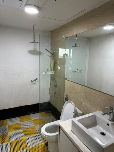 Bathroom, Regalia Infinity Skypool, Kuala Lumpur