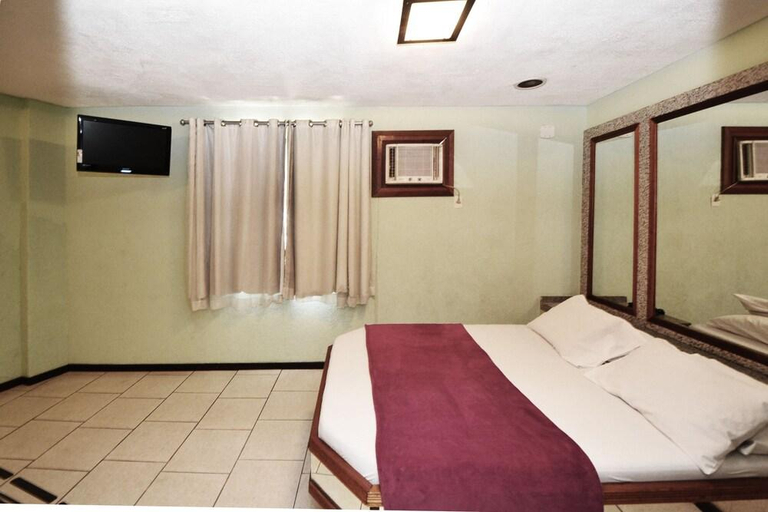 Bedroom, Verona Hotel, Rio de Janeiro