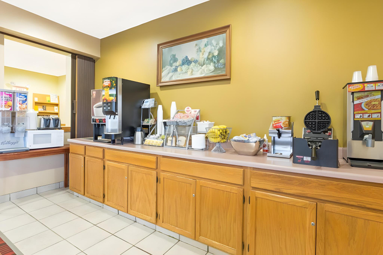 Food & Drinks, Western Inn & Suites, Mitchell