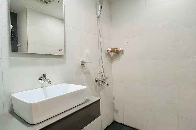 Bathroom 5, Nexstay Kassaba Inn, Kozhikode