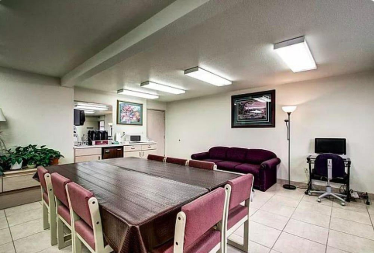 Others 5, Rest Inn and Suites Motel Wells, Elko
