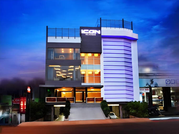 Exterior & Views