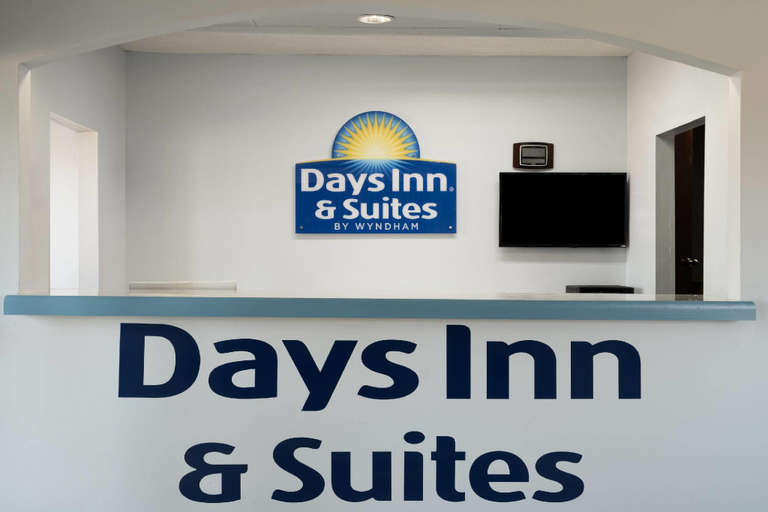 Public Area 2, Days Inn & Suites by Wyndham Byram, Hinds