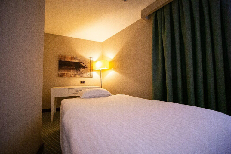 Bedroom 3, Nevali Hotel & Conference Center, Merkez