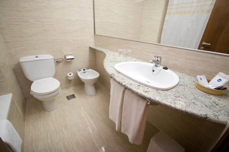 Bathroom 3, Prestige Victoria, Girona