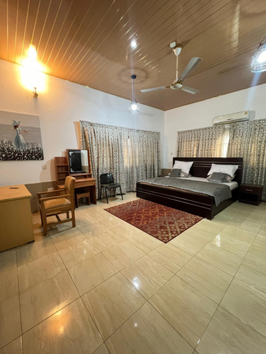 Others 3, Golf Events and Lodge, Tema