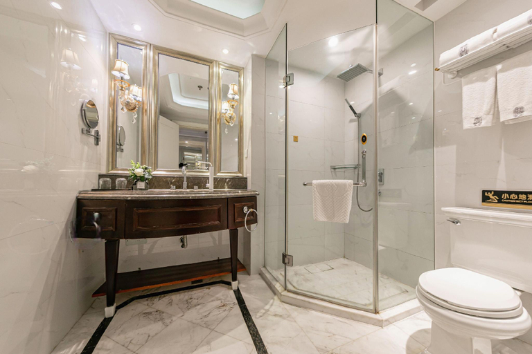 Bathroom 3, Rezen Hotel Zhoushan Tairu, Zhoushan