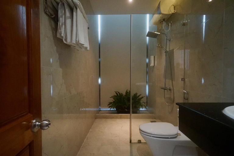 Bathroom, Karina Hotel, near the Beach, Phu Yen, Tuy Hoa