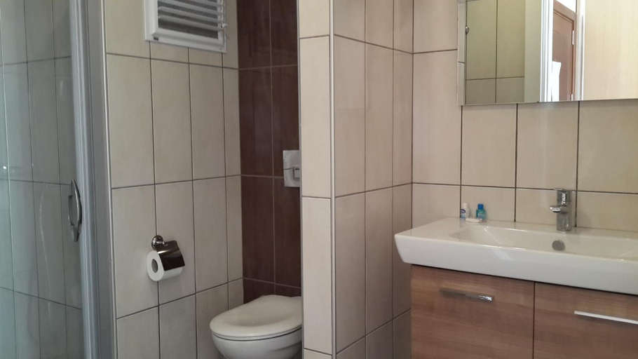 Bathroom 3, Mer-Can Story Apart, Bodrum